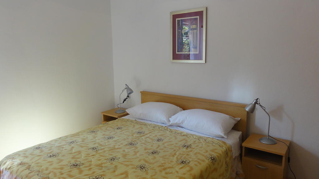 Apartament With Terrace Near Sea - Angela's Zadar